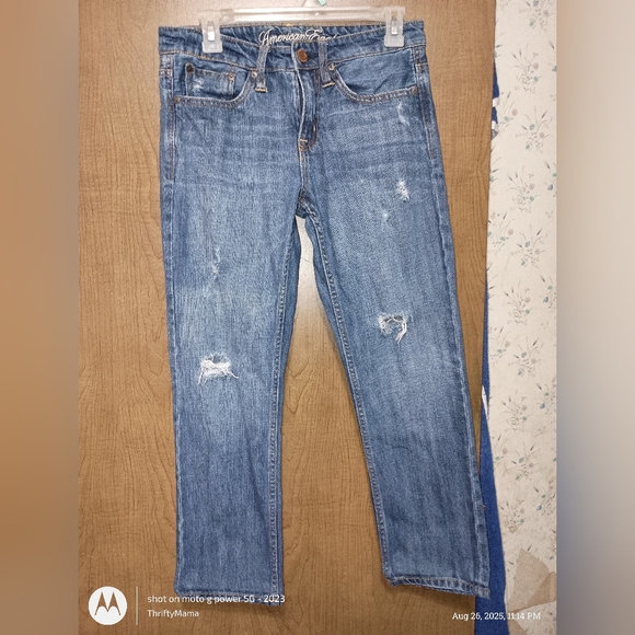 American Eagle Distressed Capris - Picture 1 of 2
